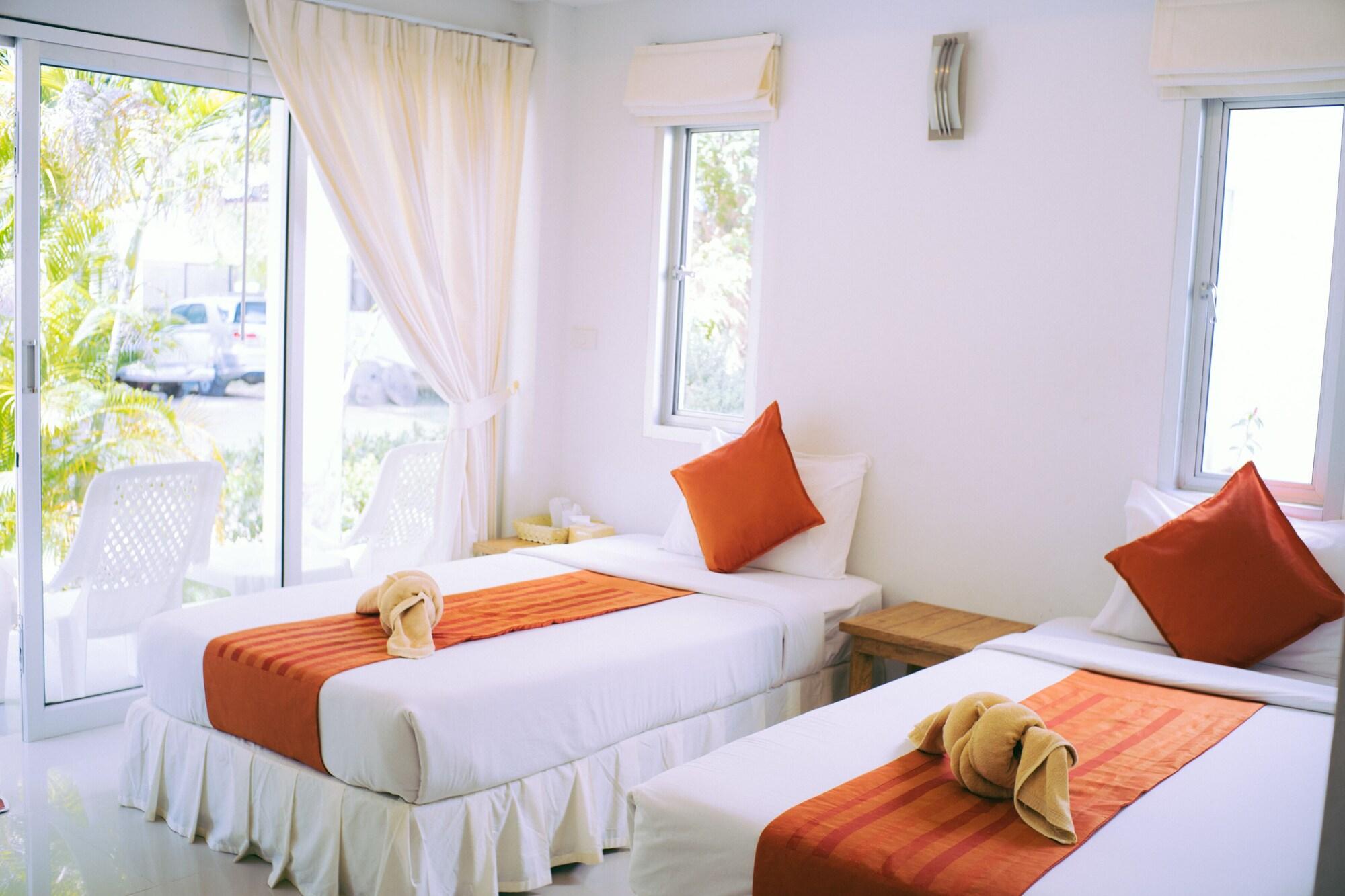 Amity Beach Resort Maret Esterno foto