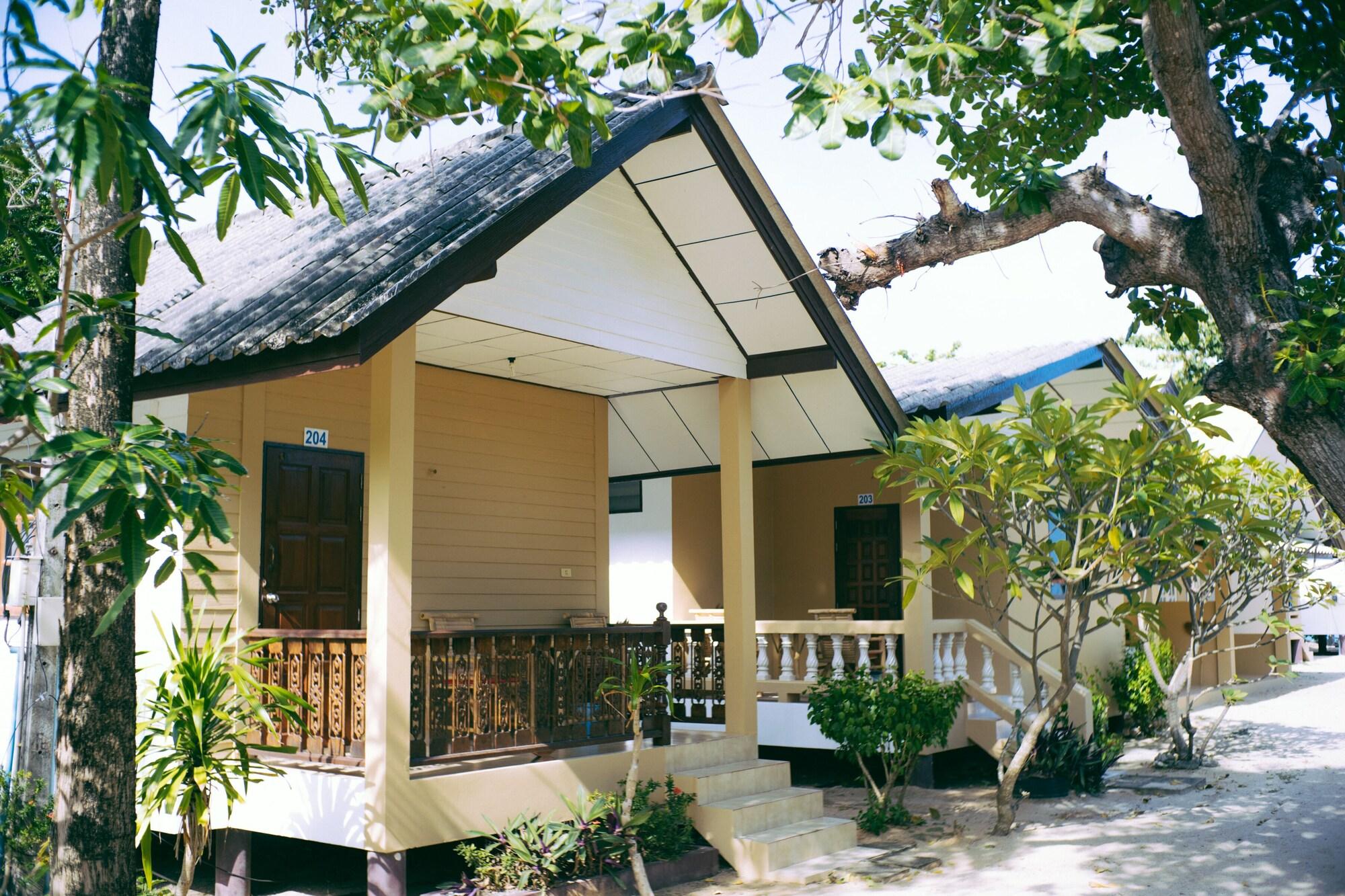 Amity Beach Resort Maret Esterno foto