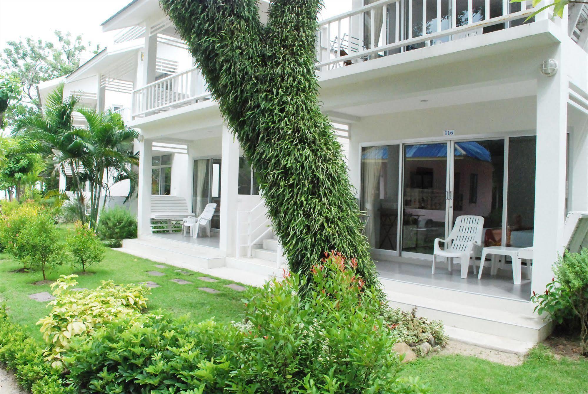 Amity Beach Resort Maret Esterno foto