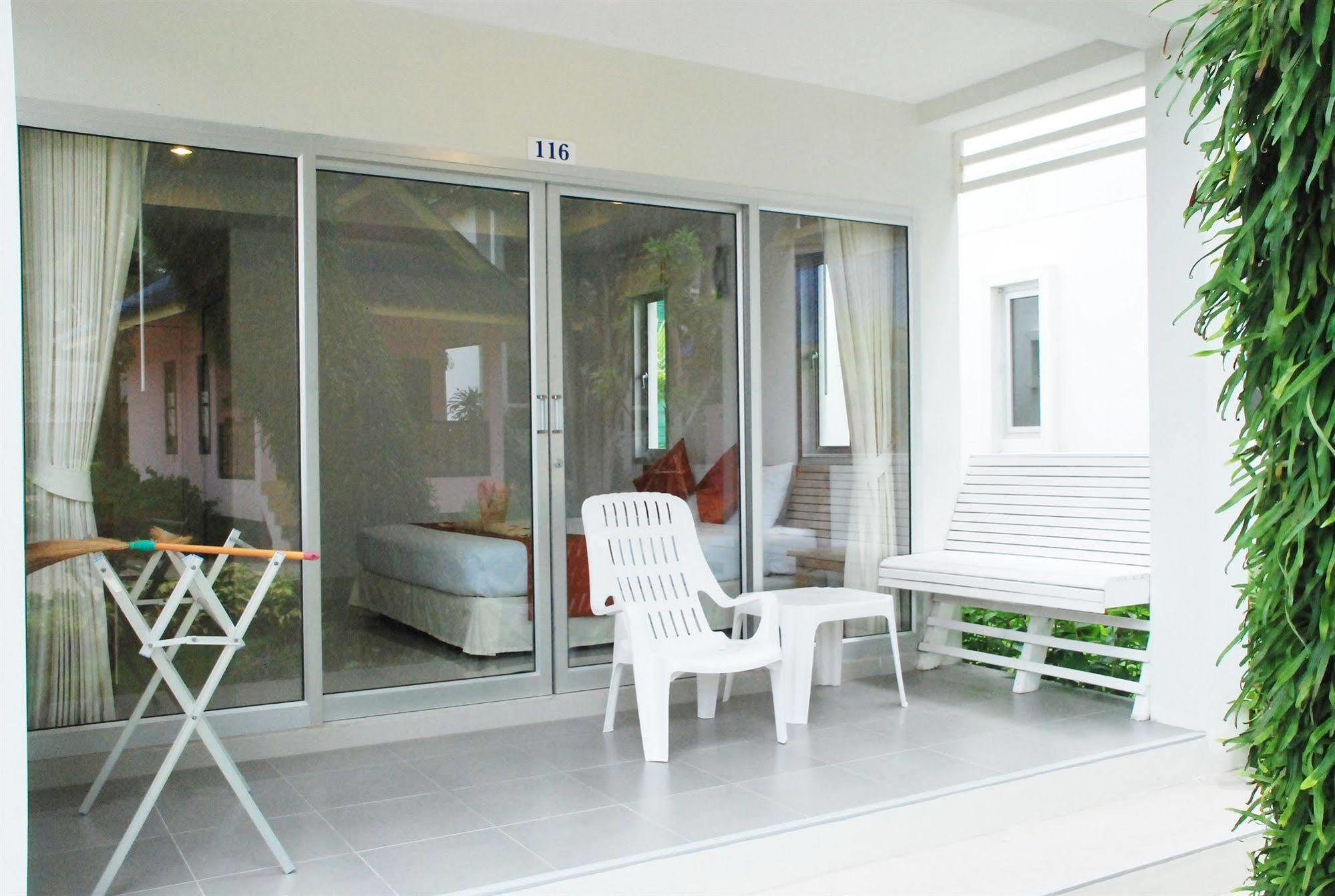 Amity Beach Resort Maret Esterno foto