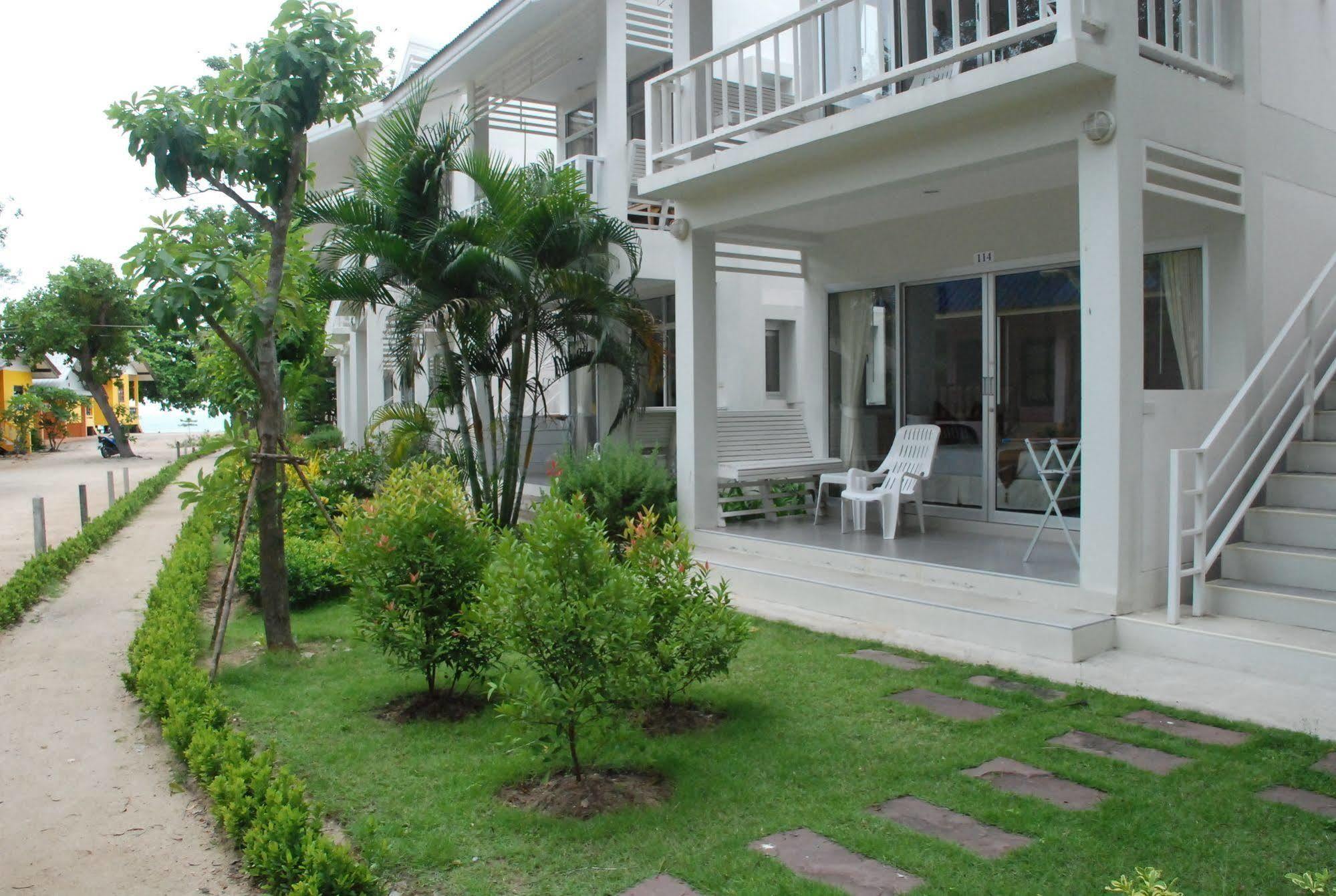 Amity Beach Resort Maret Esterno foto