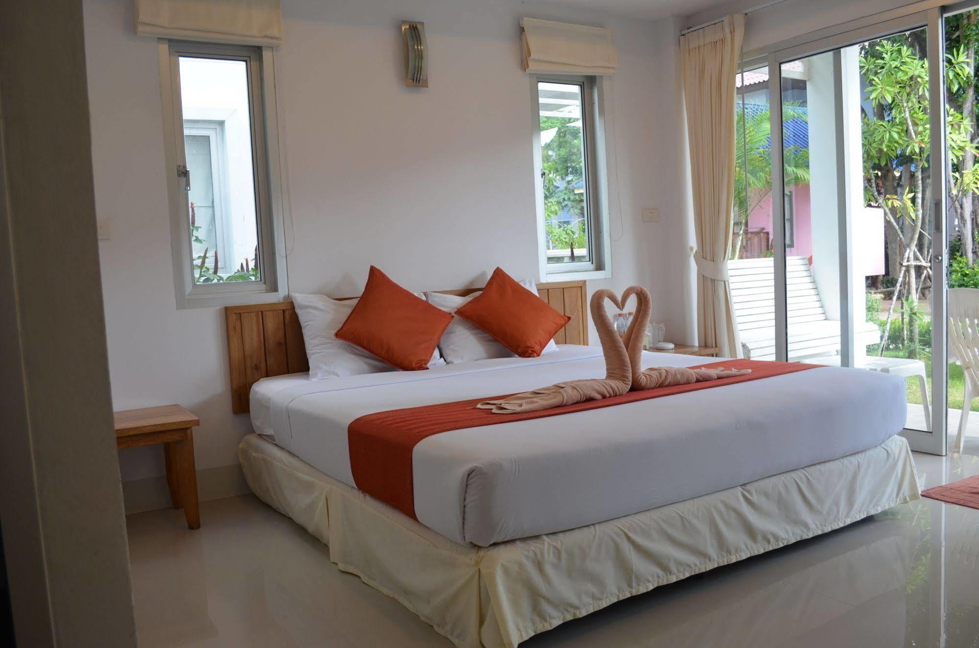 Amity Beach Resort Maret Esterno foto