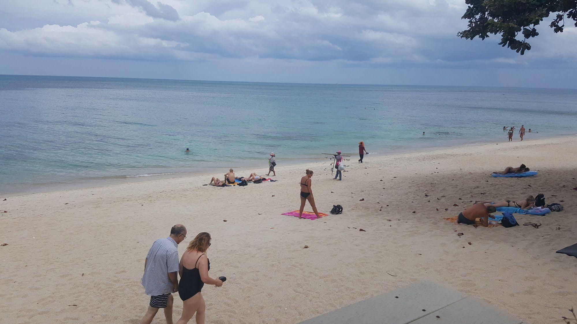 Amity Beach Resort Maret Esterno foto