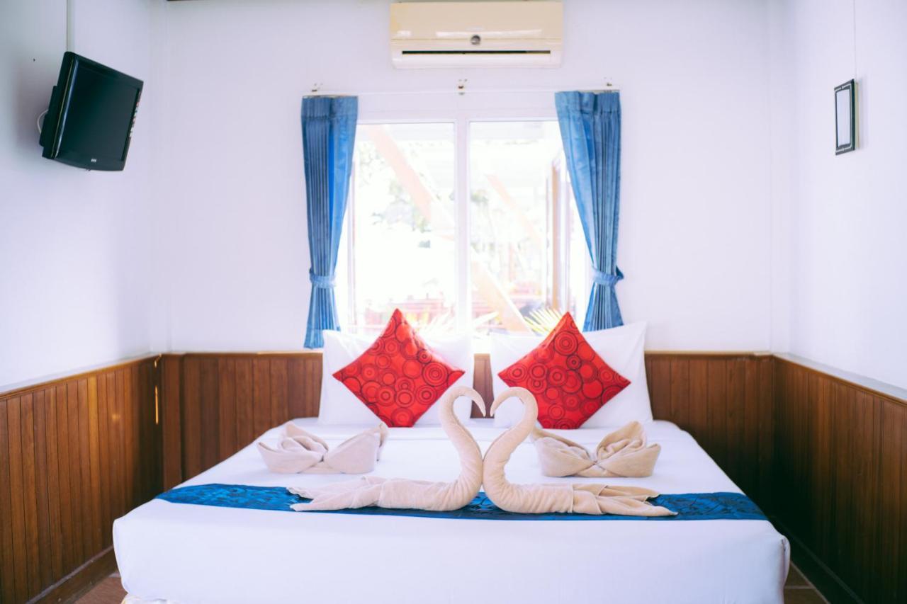 Amity Beach Resort Maret Esterno foto