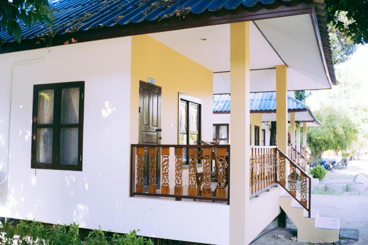 Amity Beach Resort Maret Esterno foto